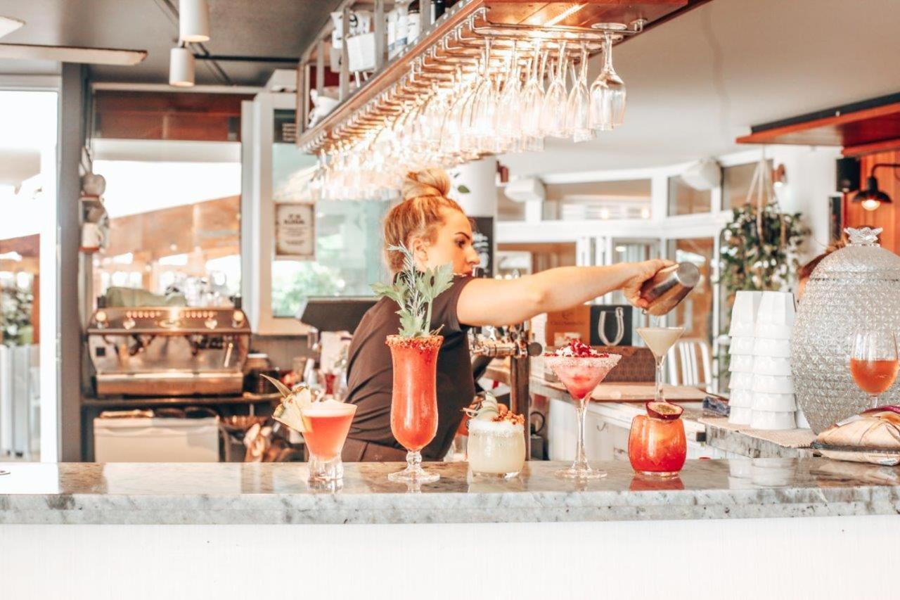 Rumba Beach Resort Caloundra Exterior photo A bartender at work