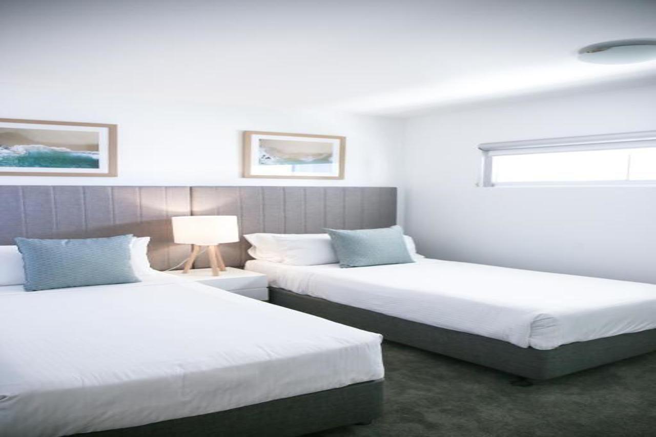 Rumba Beach Resort Caloundra Exterior photo A bedroom at the hotel