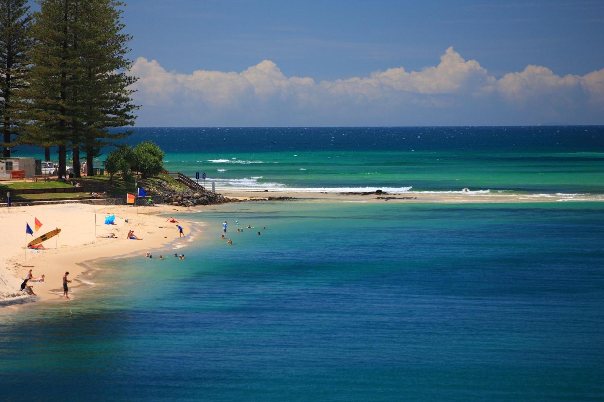 Rumba Beach Resort Caloundra Exterior photo Mooloolaba Bay