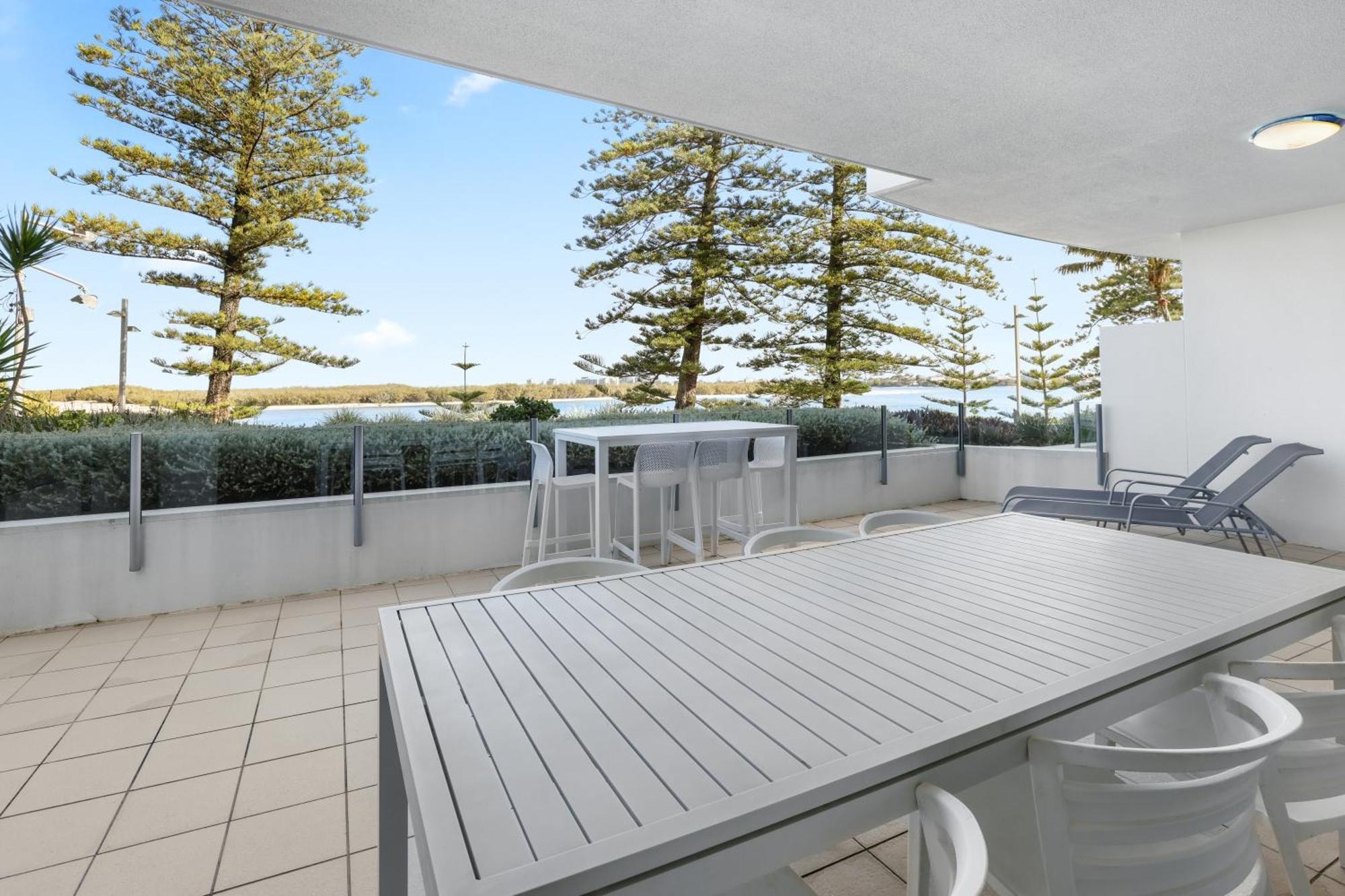 Rumba Beach Resort Caloundra Exterior photo A balcony at a resort